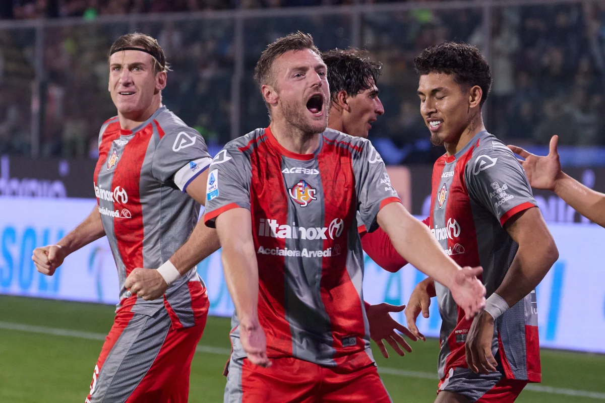 Roma Tancap Cremonese di Olimpic: Malen Menyulap Giallorossi, Vardy Goyang Grigiorossi