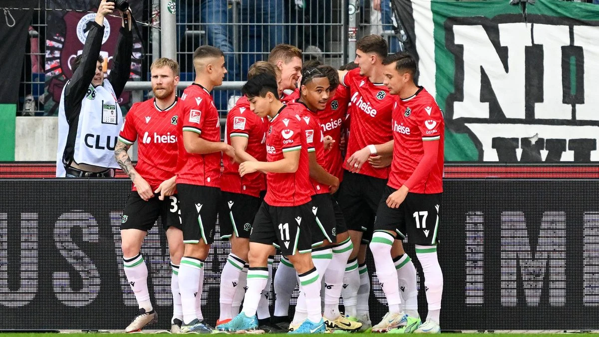 Derby Mengguncang 2. Bundesliga: Hannover 96 Raih Kemenangan Dramatis, Siap Sambut Siaran Langsung vs Schalke 04