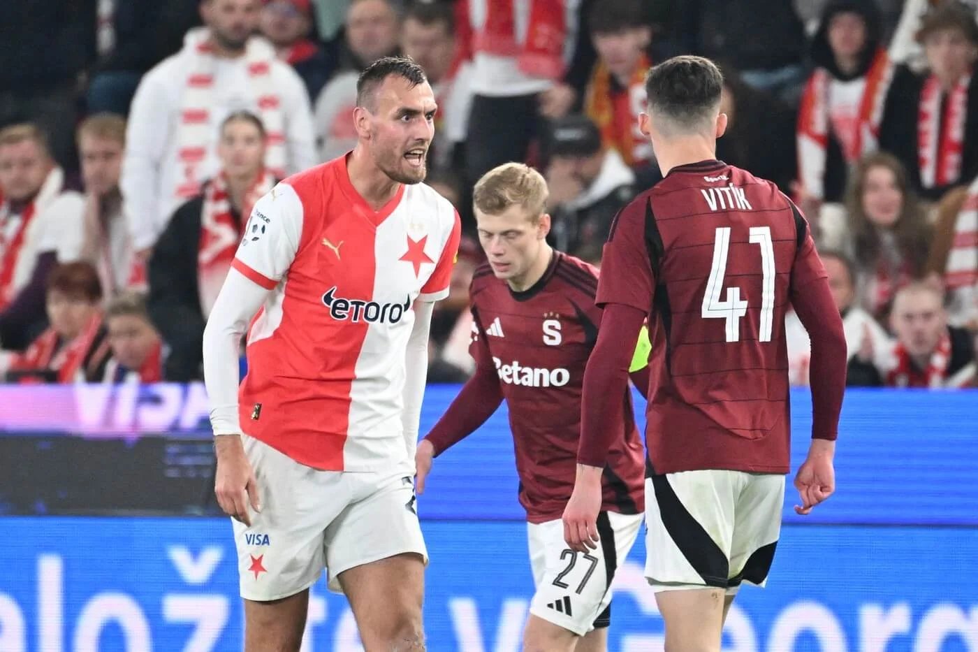 Derby Praha Berujuk: Slavia Tumbangkan Sparta 3-1, Laju Pimpin Chance Liga