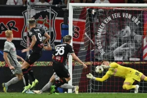 Drama di Stadion: Red Bull Salzburg Gagal Menang di Graz Meski Tampil Menyerang, Fans Buktikan Loyalitas dengan Balapan Kreatif Pakai Kaleng Red Bull