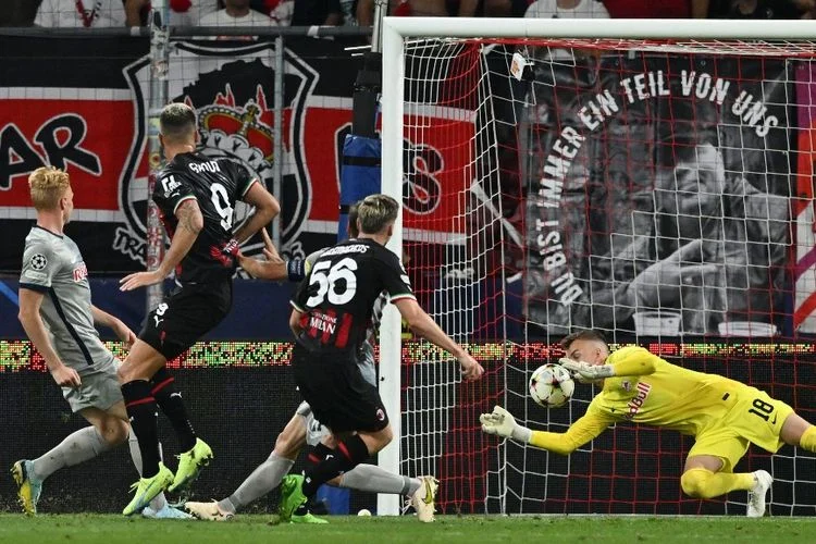 Drama di Stadion: Red Bull Salzburg Gagal Menang di Graz Meski Tampil Menyerang, Fans Buktikan Loyalitas dengan Balapan Kreatif Pakai Kaleng Red Bull