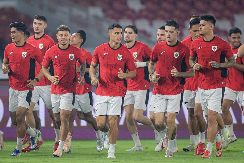 Drama Sepak Bola Hari Ini: Timnas Indonesia Siapkan Skuad Muda, Newcastle Gagal Menahan Yamal, dan Liga 1 Bergulir Panas