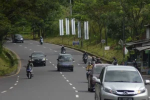 H-4 Lebaran: Lebih dari 65.000 Kendaraan Melintas di Jalur Nagreg, Kepadatan Dipicu Pemudik Lokal dan Wisatawan