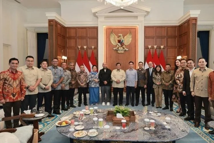 Hari Terakhir Ramadan 2026: Prabowo Unggah Foto Keluarga di Istana, Rayakan Ulang Tahun Didit dengan Titiek