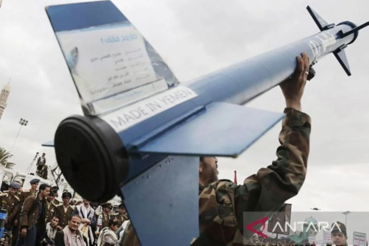 Houthi Yaman Serang Israel dengan Rudal Balistik, Dukung Iran, Dampak Global Meningkat