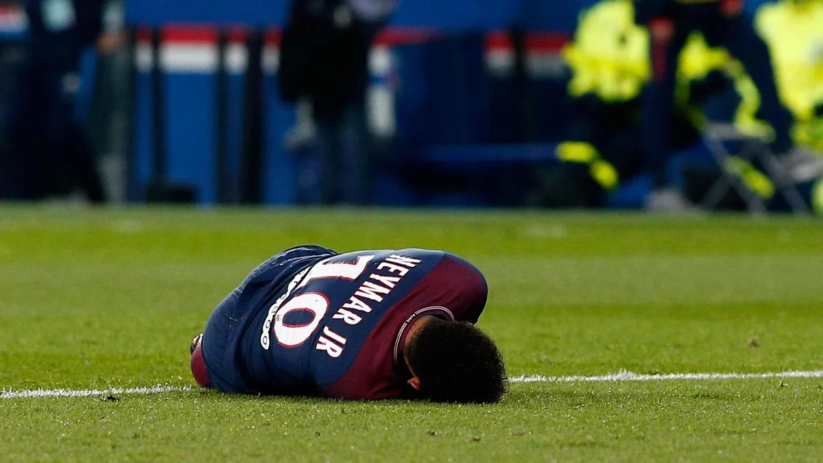 Hugo Ekitiké Menangis di Lapangan: Cedera Mendadak Menghentikan Penampilan di Brighton