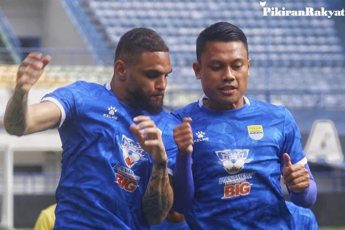 Intensitas Latihan Persib Meningkat Drastis, Dion Markx Ungkap Rasa ‘Diuji hingga Batas’ dan Rencana Santai Menyaksikan FIFA Series 2026
