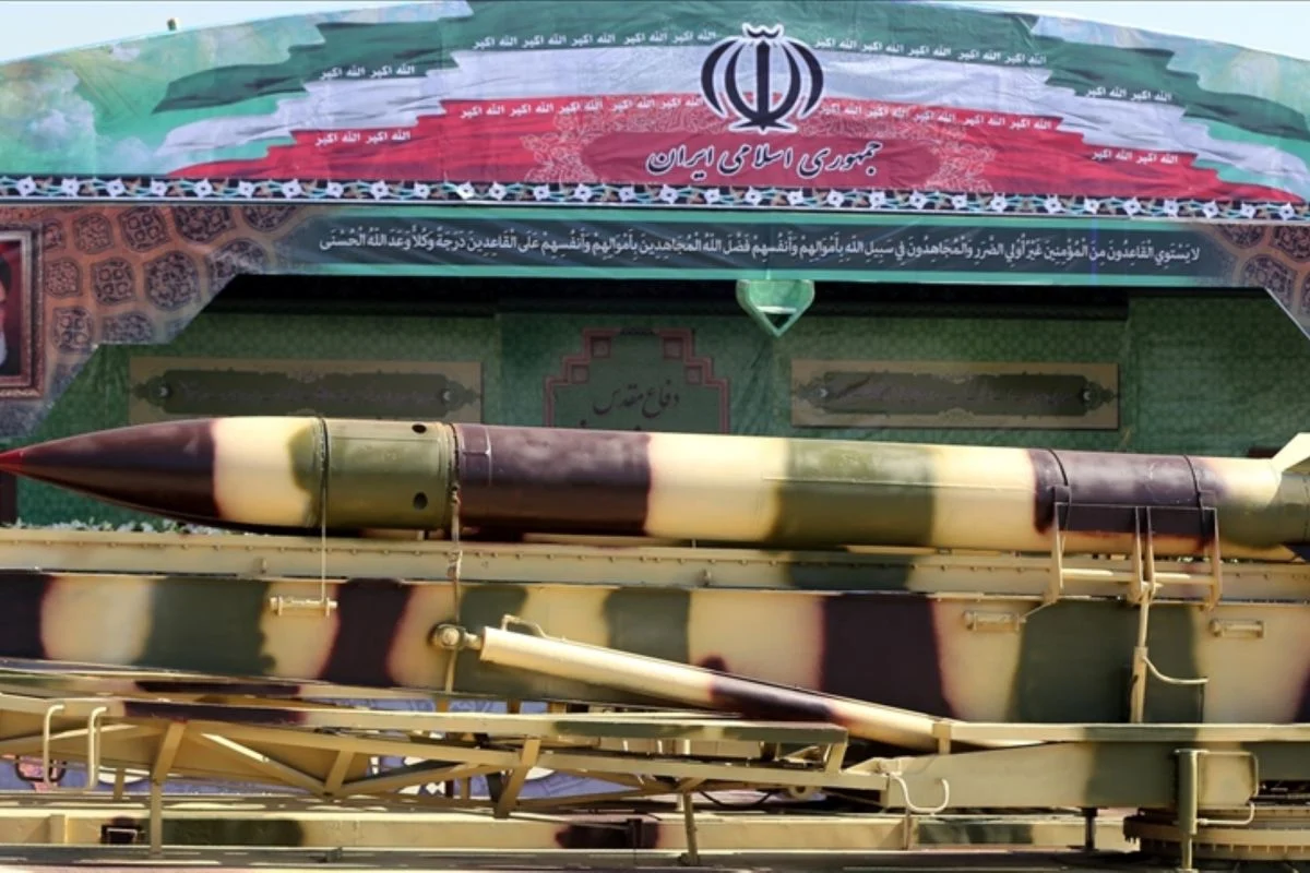 Iran Luncurkan Serakan Rudal Balistik ke-22, Israel Klaim Hancurkan Bunker Ali Khamenei