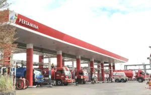 Iran Pangkas Kuota BBM Jadi 20 Liter Pasca Serangan Besar AS‑Israel ke Depot Minyak