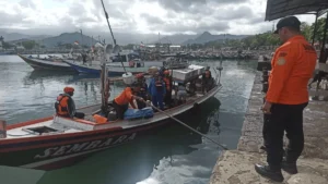 Kapal Nelayan Terbengong di Trenggalek: Selamatkan 5 ABK Setelah 12 Jam Mengapung