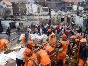 Kebakaran Hebat di Jatinegara: Empat Korban Luka Usai Berjuang Selamatkan Diri