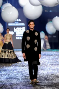 Manish Malhotra Guncang Lakme Fashion Week: Desain Ikonik dan Kolaborasi Global yang Memukau