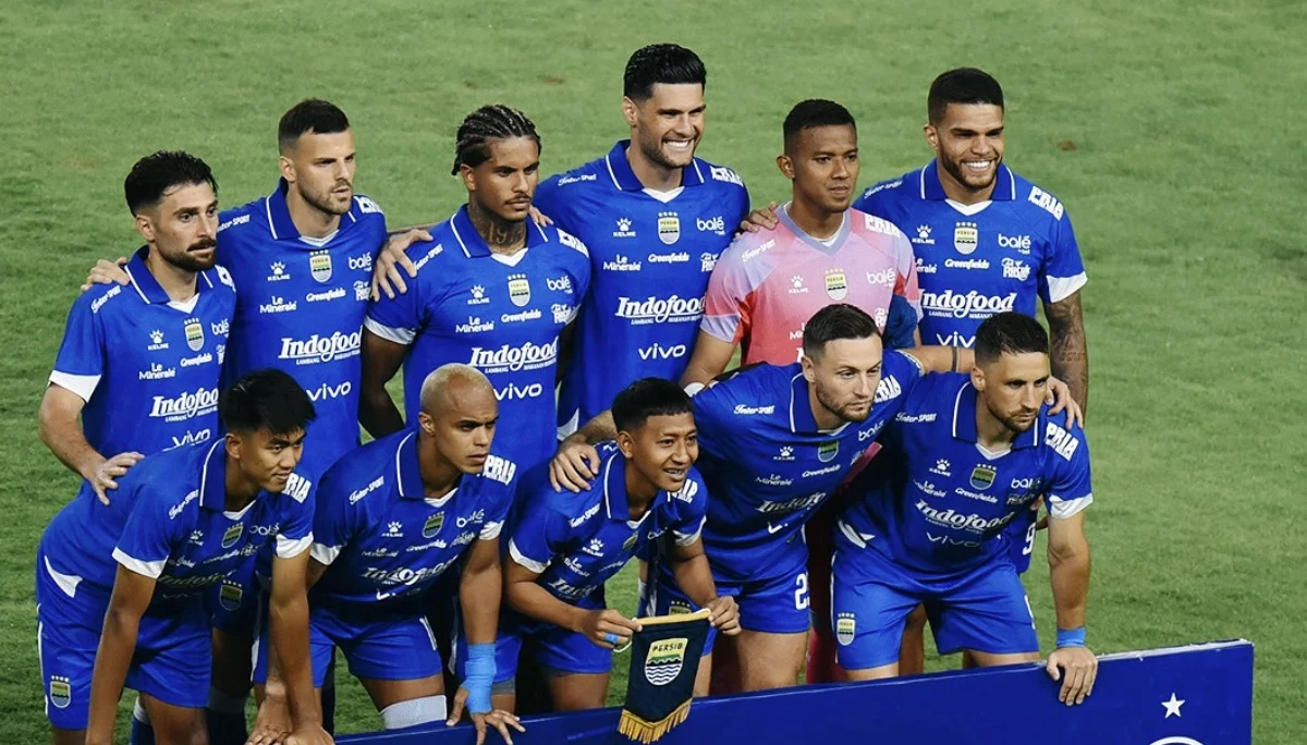 Masa Depan Persib di Batas: 5 Pemain Kunci Habis Kontrak Mei‑Juni 2026, Termasuk Layvin Kurzawa & Frans Putros!
