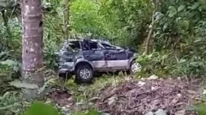 Maut di Jalan Raya: Mobil Rombongan Pengantin Tumpah Jurang di Layang Lekat, Tiga Korban Tewas