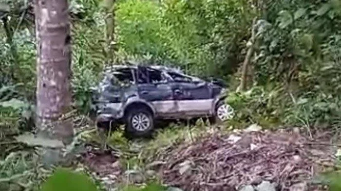 Maut di Jalan Raya: Mobil Rombongan Pengantin Tumpah Jurang di Layang Lekat, Tiga Korban Tewas