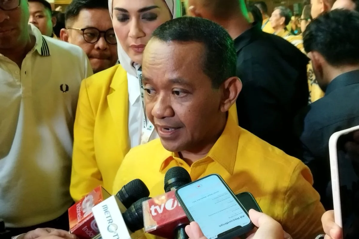 Menteri Bahlil Ungkap: Dua Kargo BBM dari Singapura Disuruh Putar Balik di Depan Presiden Prabowo