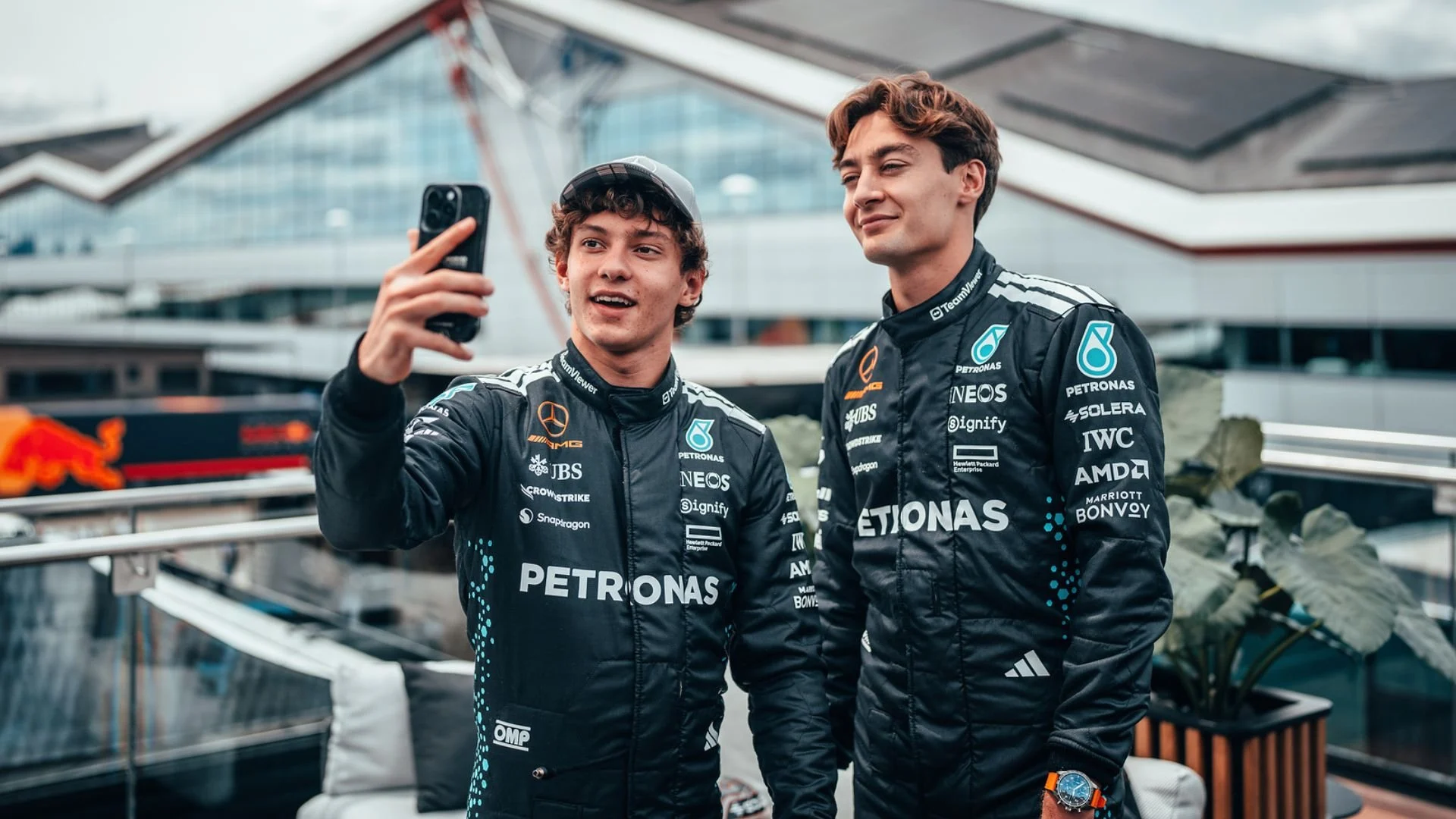 Mercedes Kuasai Starting Grid GP Jepang 2026, Antonelli Menang, Verstappen Frustrasi