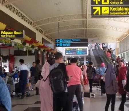 Penumpang Membludak Jelang Lebaran, Harga Tiket Pesawat Pekanbaru Meroket dan Bandara Tambah Ratusan Extra Flight