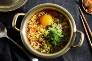 Ramen: Dari Dapur Instan hingga Pizza Eksperimen – Apa yang Harus Kamu Tahu?