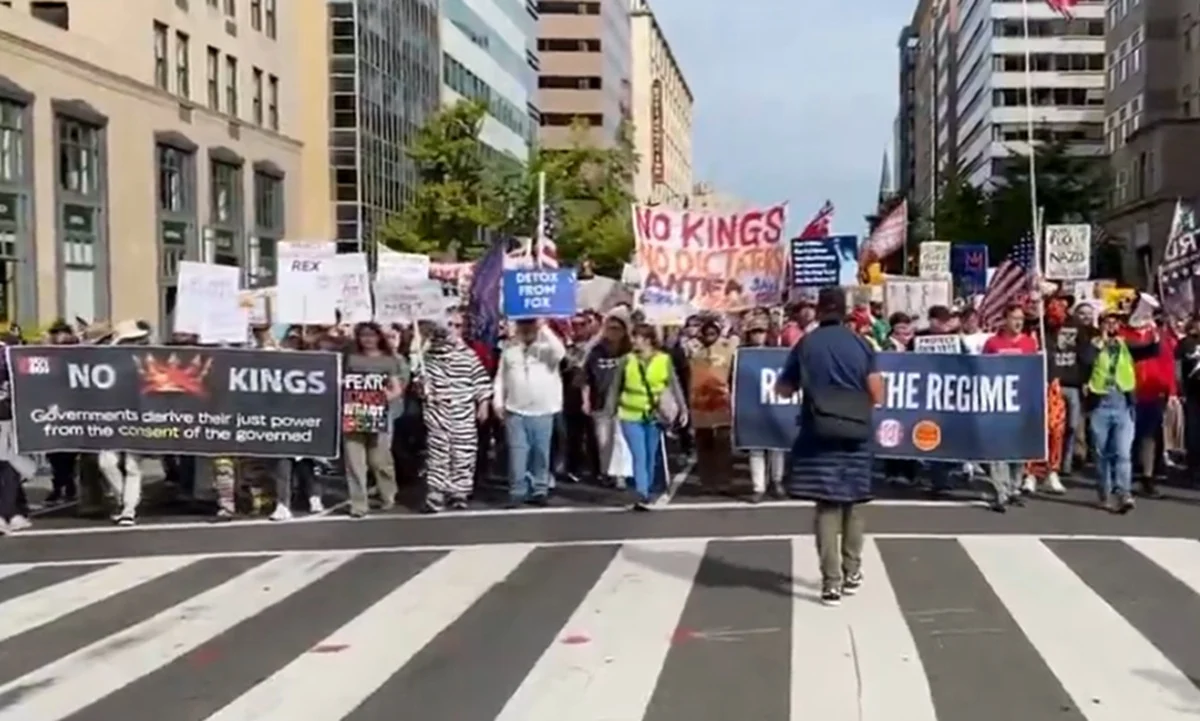 Ratusan Ribu Warga AS Turun ke Jalan dari LA hingga New York Protes Rencana Invasi Darat Trump ke Iran