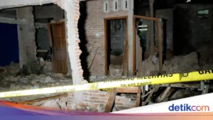 Rumah di Kediri Hancur Parah Usai Ledakan Petasan, Dua Pelaku Ternyata Anak Di Bawah Umur
