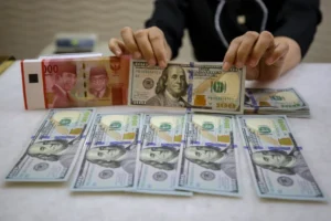 Rupiah Diprediksi Volatil di Pekan Depan, Siap Tembus Rp17.000 per Dolar?