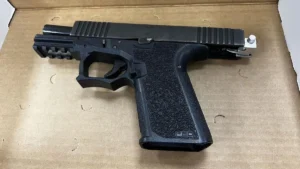 Serangkaian Insiden Senjata Api: Dari Ghost Gun di California hingga Sub-Machine Gun di India
