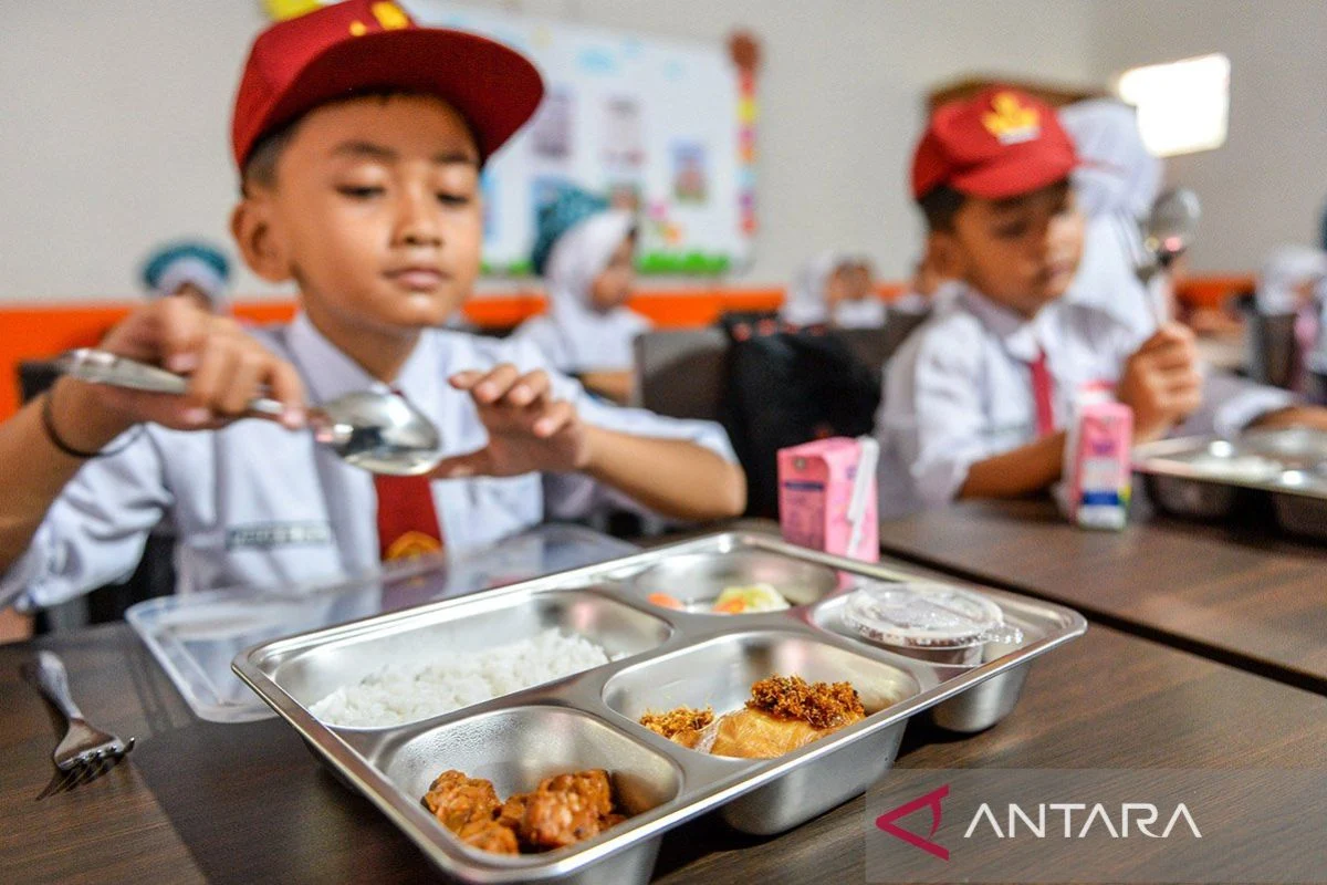 Siswa di Daerah 3T dan Anak 3B Dapat Makan Bergizi Gratis Selama 6 Hari dengan Menu Kering, Fresh Hanya 5 Hari