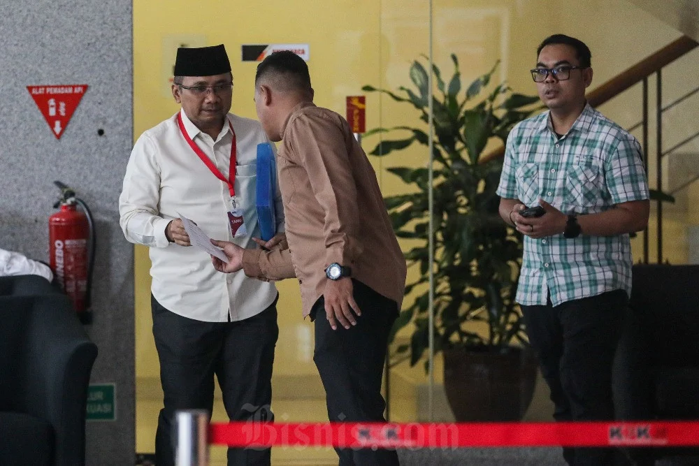 Skandal Kuota Haji 2023-2024: Gus Yaqut dan Gus Alex Diperiksa KPK, Apa yang Terungkap?