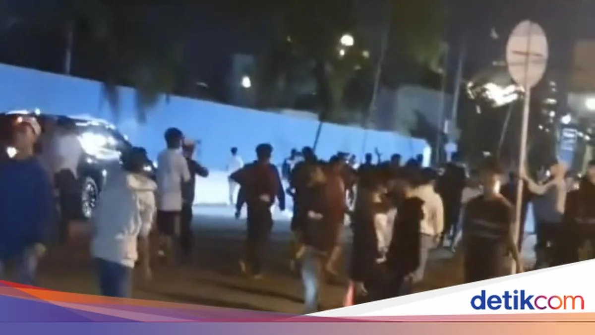 Teror Bom Molotov Ganda di Palembang Terekam CCTV, Warga Dihantam Api!