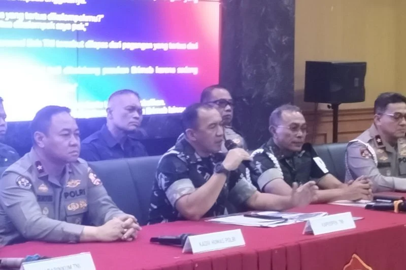 TNI Tahan Empat Anggota BAIS dalam Kasus Air Keras pada Aktivis KontraS: Penyelidikan Mendalam dan Tuntutan Politik