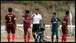 Wasit FIFA Thoriq Alkatiri Diserang Oknum Suporter, Laga Malut United vs PSM Makassar Berujung Kontroversi