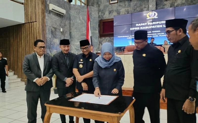 Akhirnya Damai! Bupati Lebak Hasbi Jayabaya Kunjungi Rumah Wakil Bupati Amir Hamzah, Konflik Terurai