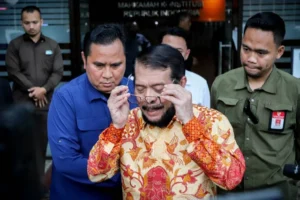 Anwar Usman Tumbang Usai Kirab Purnabakti, Masih Sadar dan Diperiksa Dokter MK