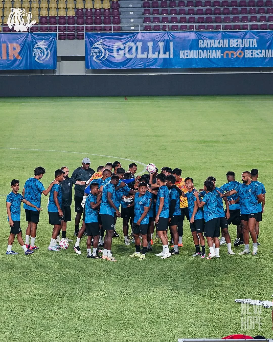 Arema FC Target Tiga Poin Lawan Persis Solo, Langkah Krusial Menuju 10 Besar Liga