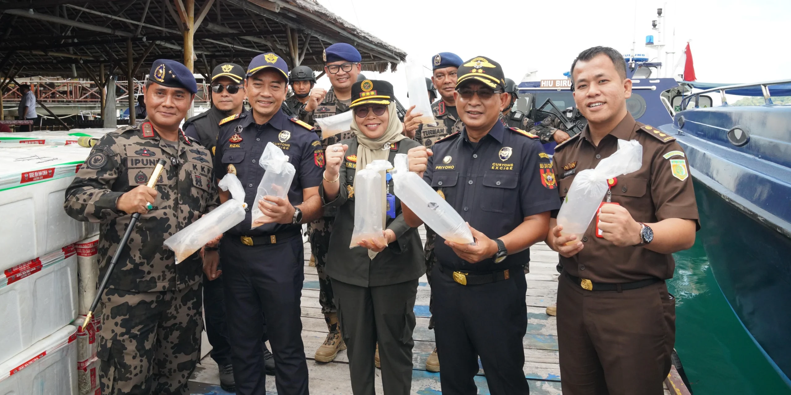Bareskrim Bongkar Penyelundupan HP Ilegal Senilai Rp235 Miliar di Sidoarjo, 76.756 Unit Disita