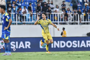 Bojan Hodak Tegaskan Persib Siap Hadapi Ancaman Tim Besutan Eks Pemain Timnas dengan Semangat 200%