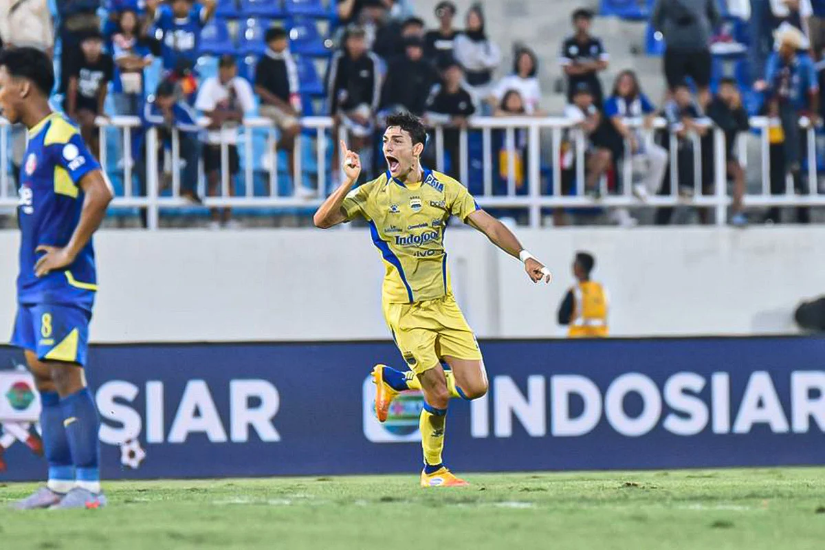 Bojan Hodak Tegaskan Persib Siap Hadapi Ancaman Tim Besutan Eks Pemain Timnas dengan Semangat 200%