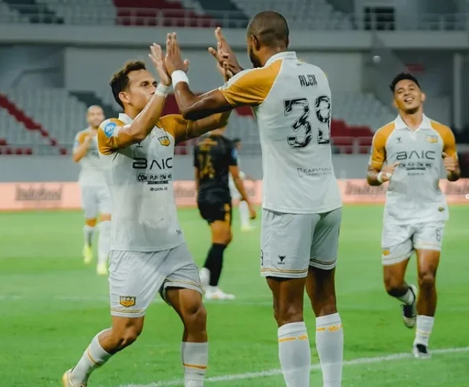 Dewa United Menang Tipis atas PSIM, Alex Martins Bangkit di Tengah Tekanan Top Scorer