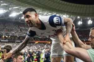 Drama di Stadium of Light: Cristian Romero Menetes, Tottenham Terancam Relegasi Setelah Kecelakaan Delapan Menit