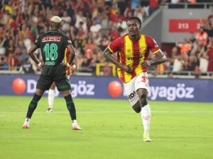 Drama Menegangkan Kocaelispor vs Göztepe Akhirnya Berujur Seri 1-1 di Istanbul