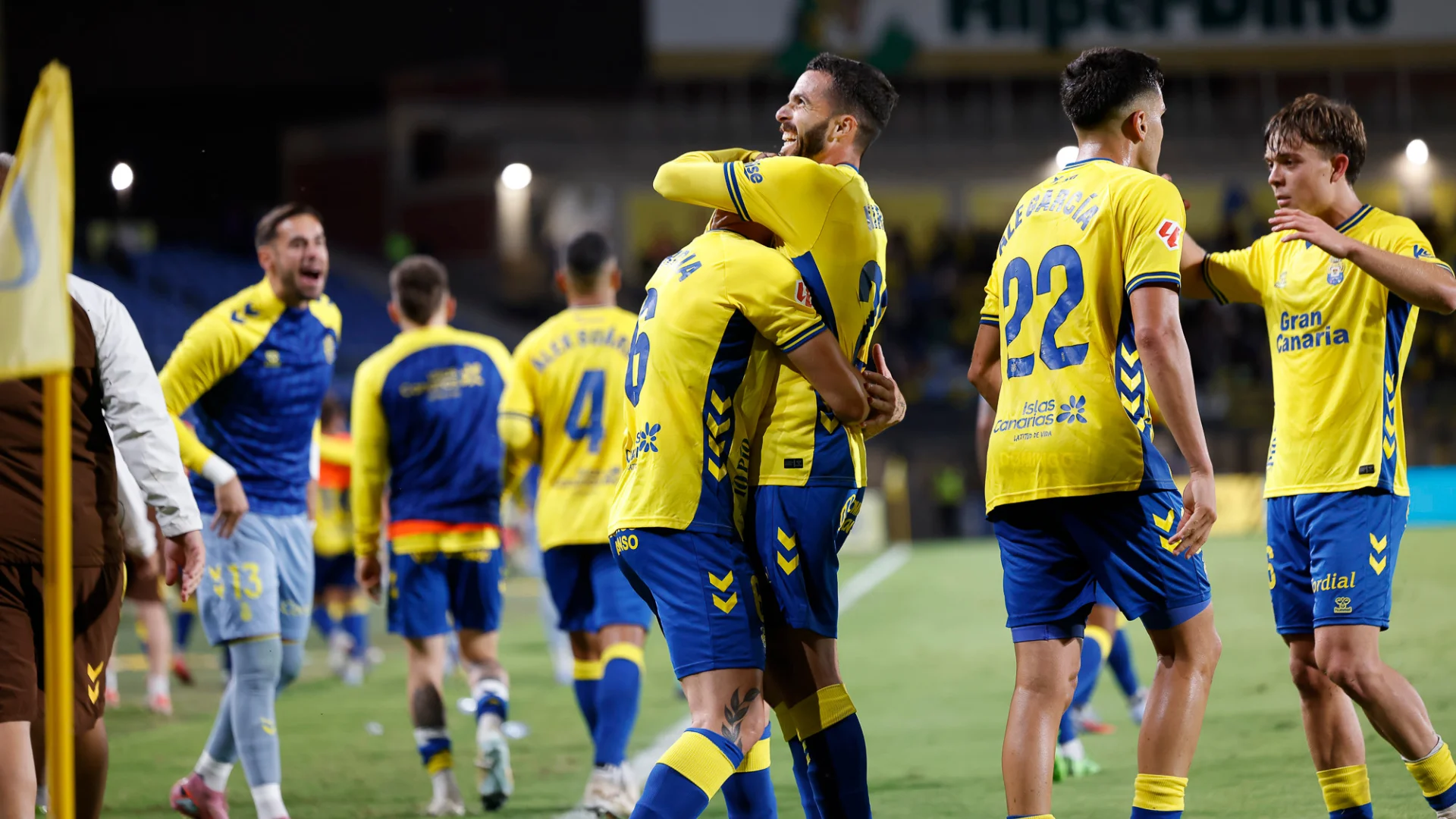 Drama Persaingan LaLiga 2: Las Palmas vs Granada, Pertarungan di Bawah Bayang-bayang Playoff
