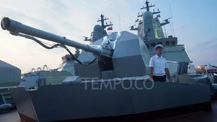 Dubes Rusia Tawarkan Kapal Selam Modern yang Bersandar di Tanjung Priok ke TNI AL