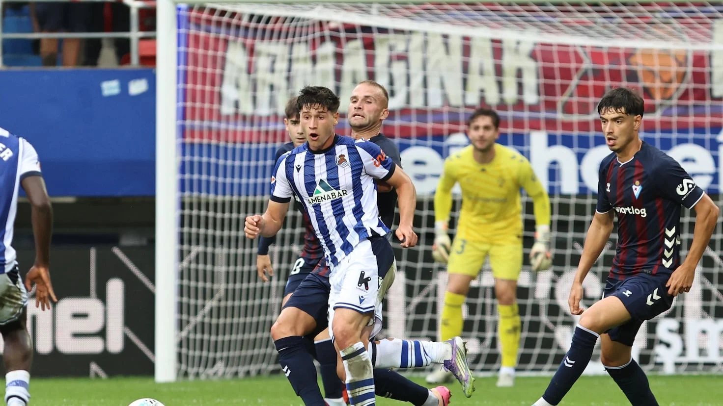 Eibar Tumbangkan Real Sociedad B 1-0, Arbilla Cetak Gol Milik Ke-300 dan Tim Merajai Kemenangan Konsisten