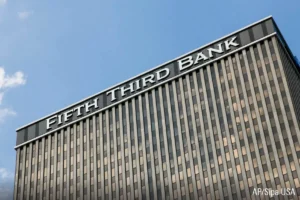 FITB Jadi Sorotan: Rekor Mahasiswa Baru ITB dan Langkah Strategis Fifth Third Bank di Detroit