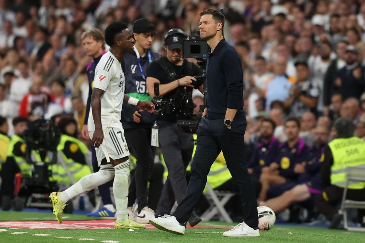 Florentino Perez Turun ke Ruang Ganti, Kecam Kegagalan Real Madrid Usai Tersingkir dari Liga Champions