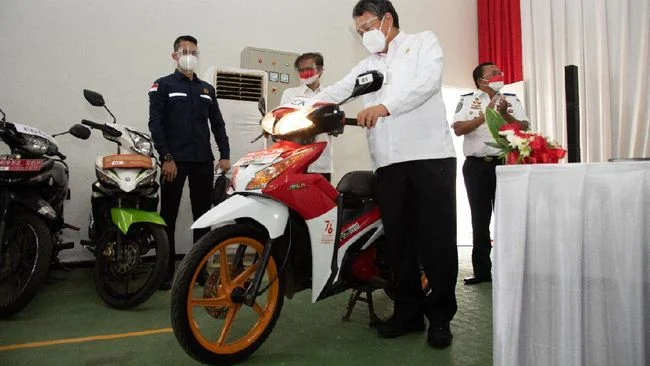 Geopolitik Makin Panas, Harga Minyak Melonjak, Konversi Motor Listrik Kembali Jadi Sorotan Utama