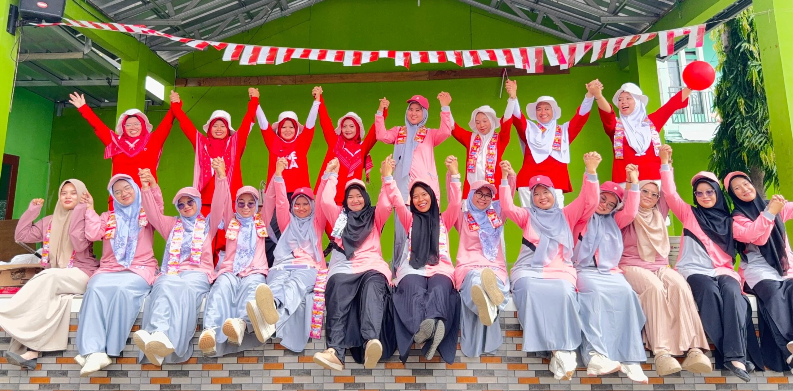Guru Senior SMA 1 Purwakarta, Bu Atun, Diledek Murid tapi Tetap Maafkan – Teladan Sabar yang Menginspirasi