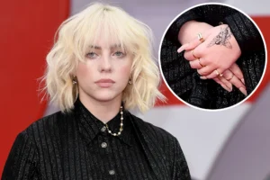 Hailey Bieber Bikin Coachella Lebih Gemerlap: Tattoo Cinta, Dorongan Billie Eilish, dan Detail Glamor yang Menggoda