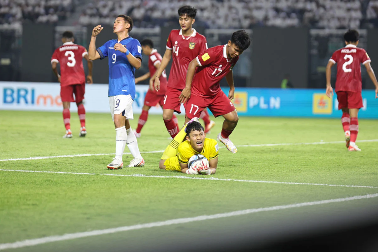 Kegilaan Kick: Dari Livy Alex yang Bikin Heboh hingga Live Streaming Piala AFF U-17 Indonesia vs Malaysia
